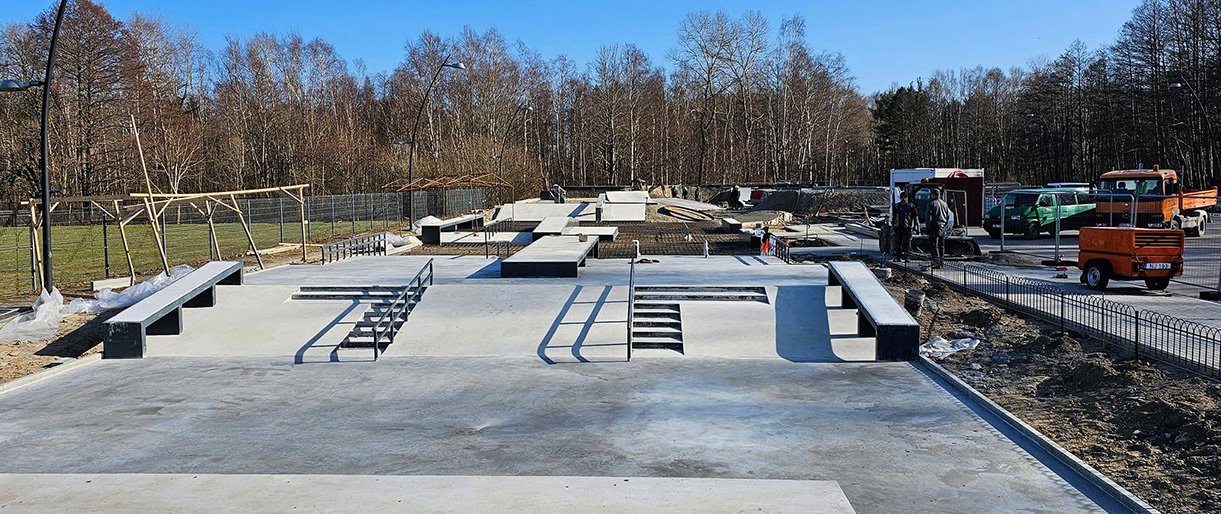 Vis labiau ryškėja šalia Sporto arenos statomas ekstremalaus sporto aikštynas