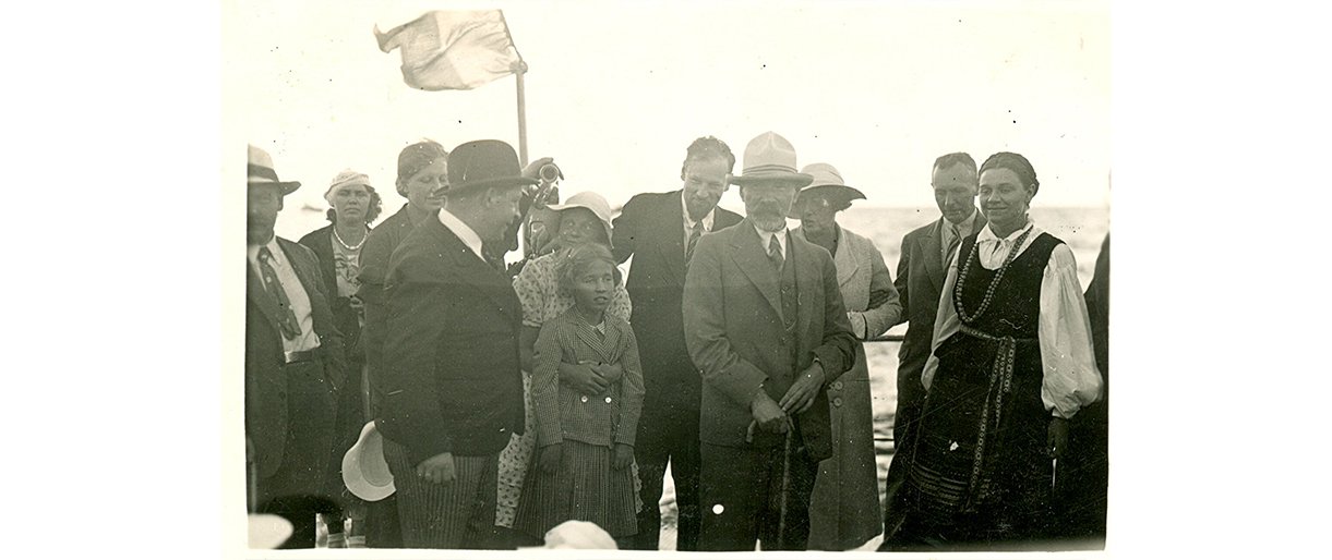 LR Prezidentas Antanas Smetona ir jį lydintys asmenys laive, 1928 m. Kauno miesto muziejus