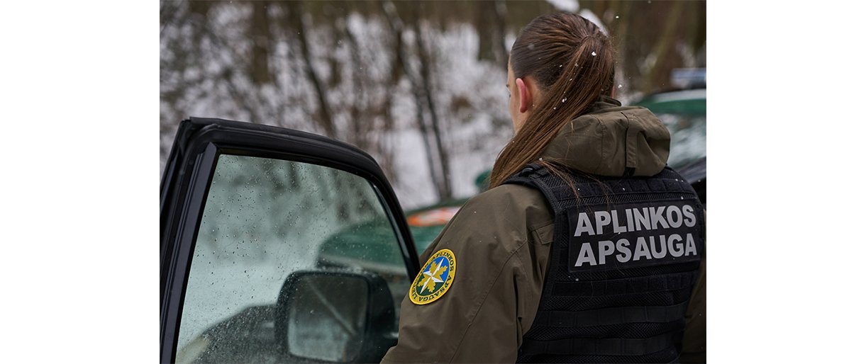 Aplinkos apsaugos departamento pareigūnė (asociatyvi nuotrauka)