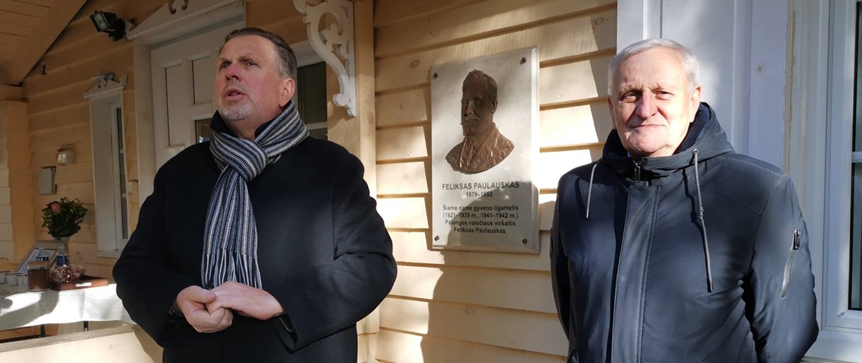 Atidengta paminklinė lenta Feliksui Paulauskui – pirmajam rinkimuose išrinktam Palangos valsčiaus viršaičiui