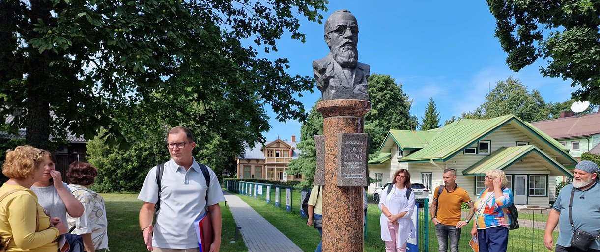 Ekskursija po tarpukario Palangą su istoriku Mindaugu Surbliu