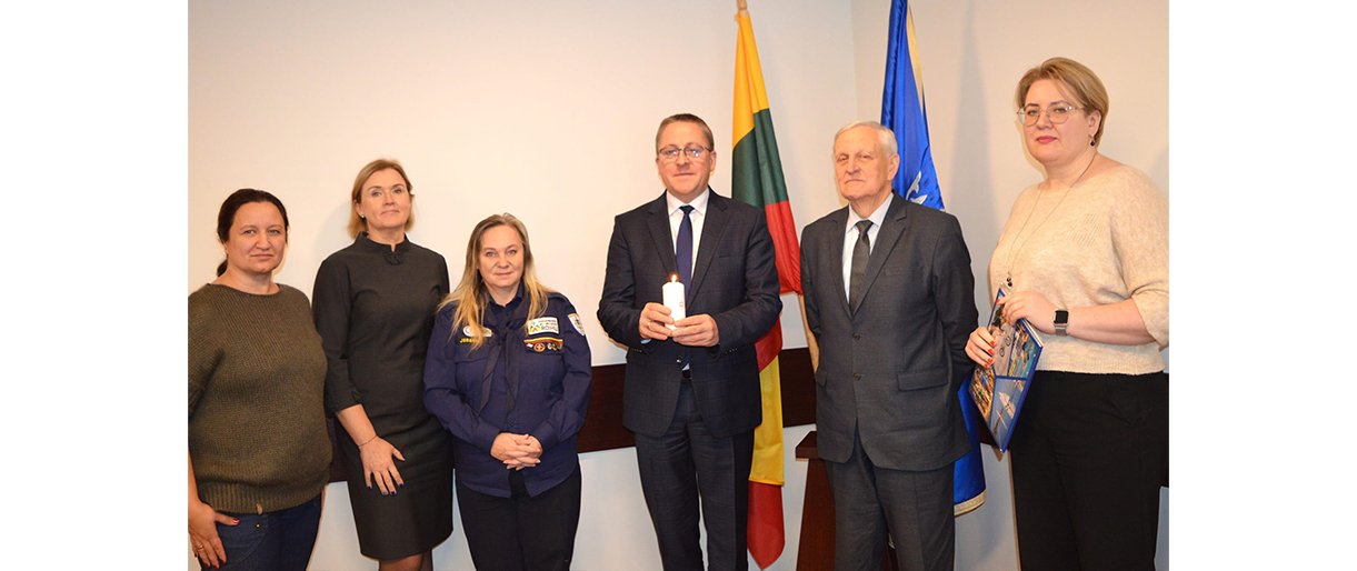 Į  Savivaldybę atkeliavo Betliejaus taikos ugnis