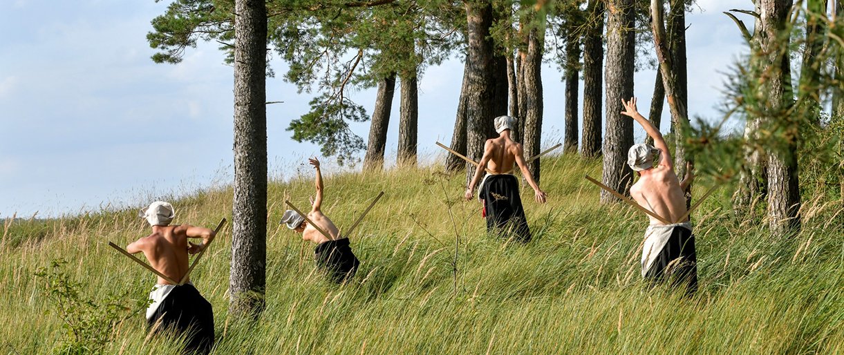 II-asis gatvės teatrų festivalis Šventojoje kviečia „Įkvėpti meniškos gamtos“