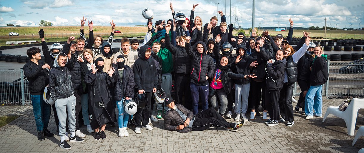 Visi renginio dalyviai – ir lenktynininkai, ir žiūrovai, ir organizatoriai.