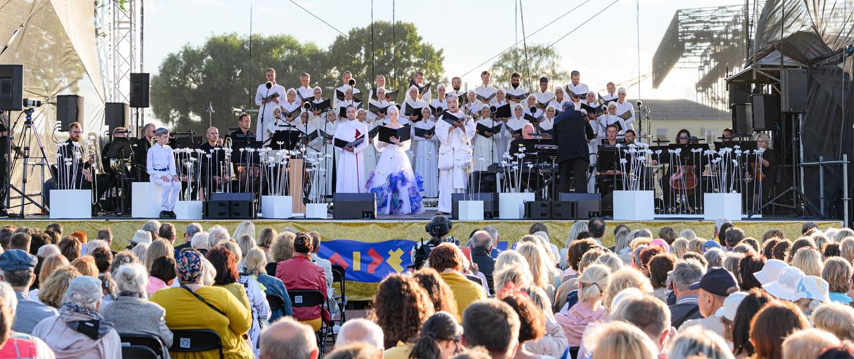 Klaipėdos 770 metų jubiliejus: linkėjimus miesto įkūrimo proga siuntė broliai pranciškonai ir oratorijos premjeros klausytojai