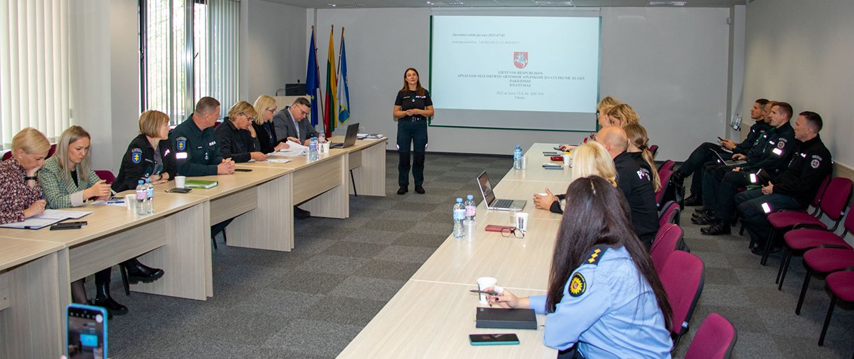 Klaipėdos apskrities policijoje aptarti aktualūs apsaugos nuo smurto artimoje aplinkoje klausimai