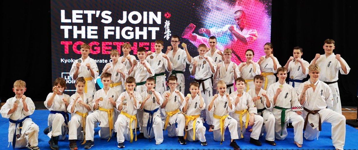 Okinaviečiai geriausiųjų trejetuke 