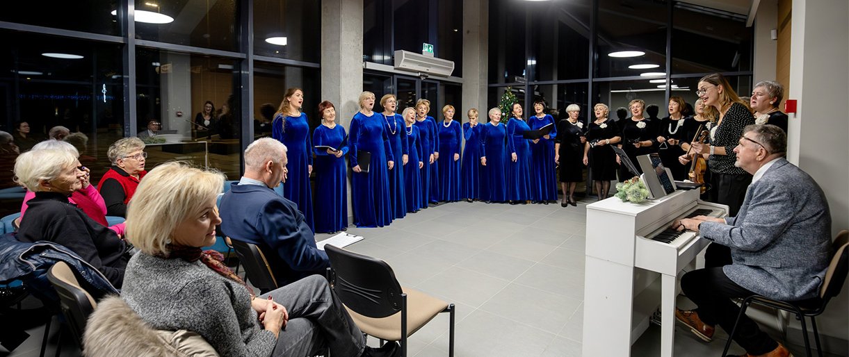 Artėjant Kalėdoms – šiltas žiemos susitikimas Šventojoje: kviečia moterų ansambliai ir mažieji dainininkai