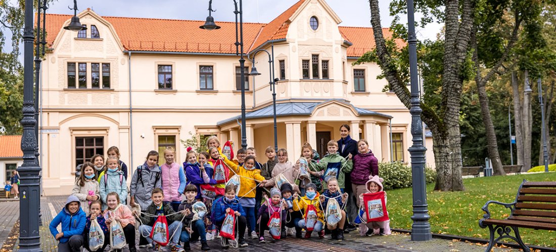 Kurhauzo nykštukas jau 5-us metus kviečia pakeliauti po teatro ir muzikos pasaulį