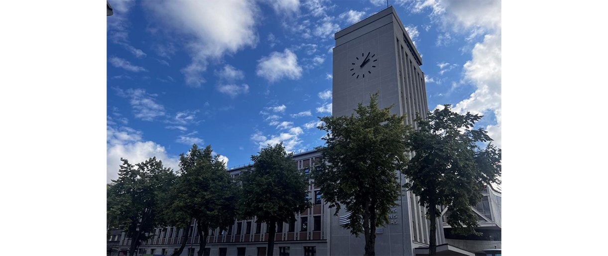 Klaipėdos muzikinio teatro pastato dizaine susilies modernumas ir puošyba lietuvišku moliu