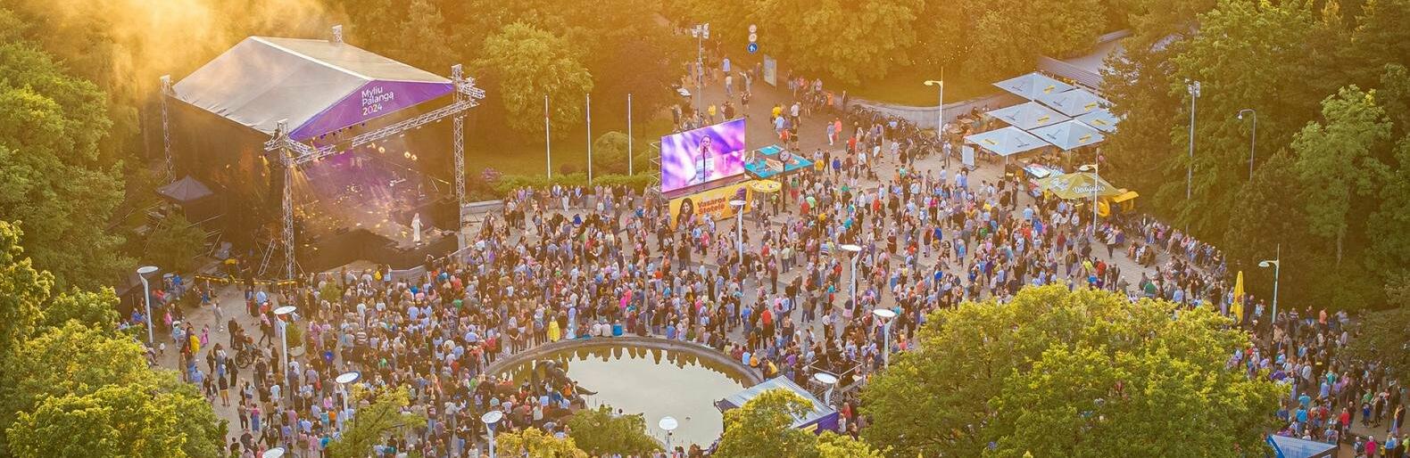Vasaros pradžios džiaugsmas pajūryje – kviečia festivalis „Myliu Palangą“. Renginių programa