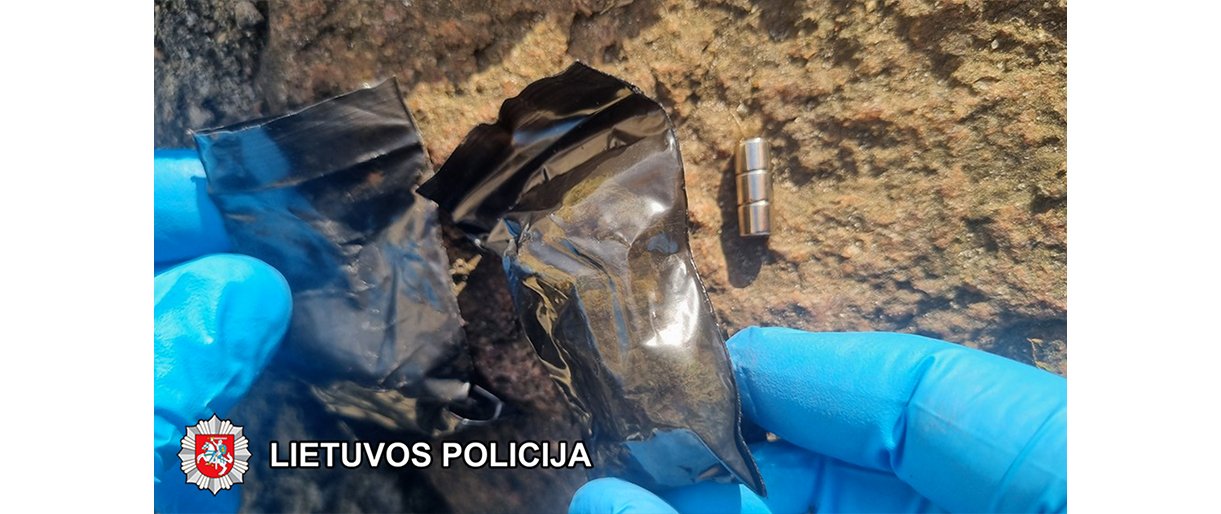 Klaipėdos kriminalistai atlikdami tyrimą sulaikė asmenis įtariamus platinusius kvaišalus dideliais kiekiais