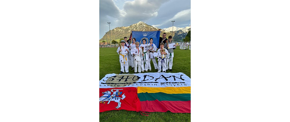 Palangos miesto vėliava kilo Šveicarijos atvirame kyokushin karate... Palangos miesto vėliava kilo Šveicarijos atvirame kyokushin karate čempionate