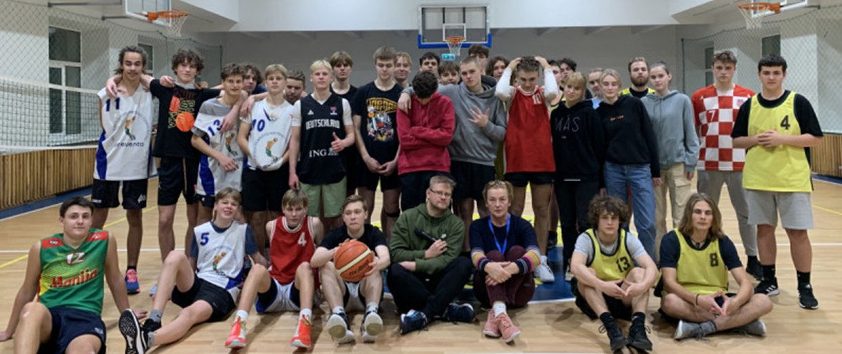 Palangos senosios gimnazijos 100-metį švenčiame ir ...naktį