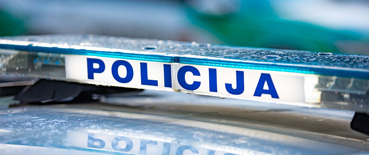 Palangoje susidūrė automobilis ir motoroleris, nukentėjo dvi moterys