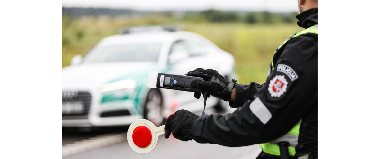 Jei abejojate, ar Jus stabdo policijos pareigūnas