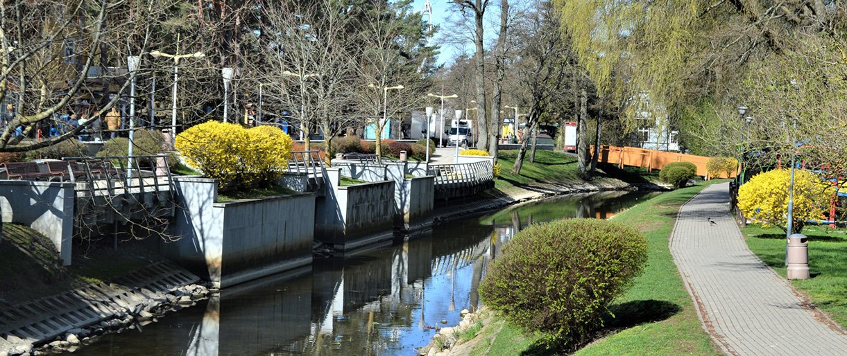 Dėl vykdomų šilumos tinklų remonto darbų gali pakisti vandens spalv... Dėl vykdomų šilumos tinklų remonto darbų gali pakisti vandens spalva Rąžės upėje