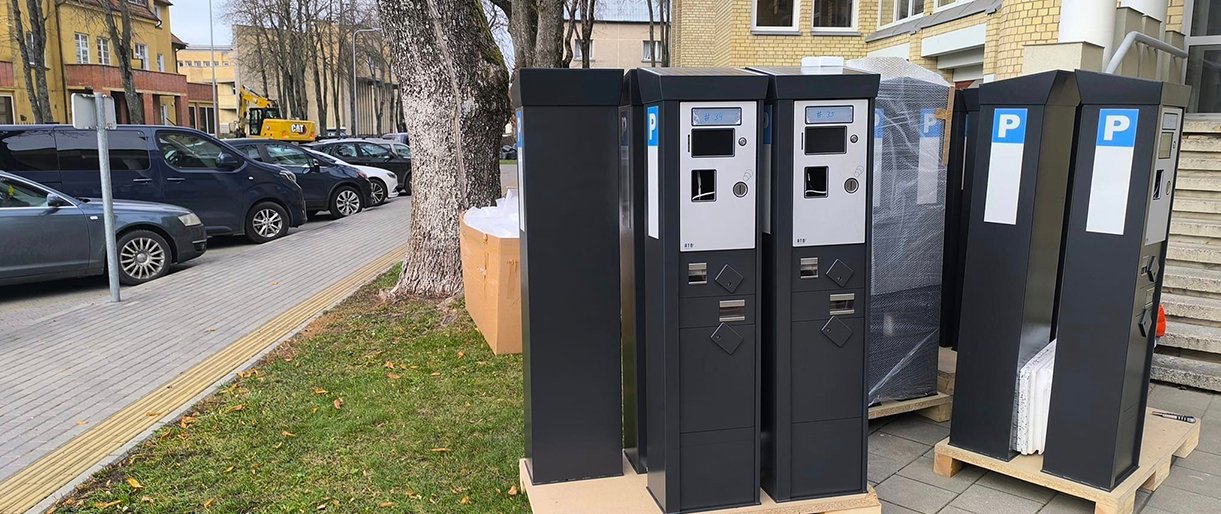 Senieji parkomatai Palangoje pradėti keisti naujais Senieji parkomatai Palangoje pradėti keisti naujais
