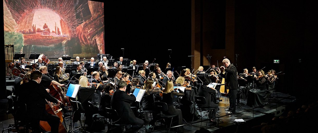 Simfoninės muzikos koncertas skirtas M.K.Čiurlioniui. Dainiaus Kažu... Simfoninės muzikos koncertas skirtas M.K.Čiurlioniui. Dainiaus Kažukausko nuotr.