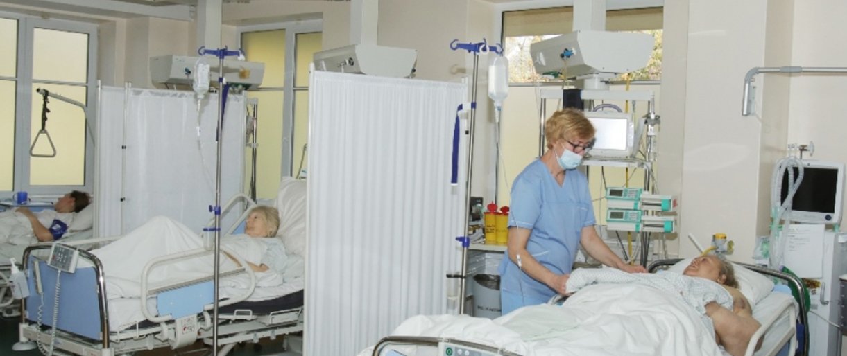 Slaugytojams, įgijusiems universitetinį bakalauro ir magistro išsilavinimą, pasipiktinimą kelia darbo užmokesčio apskaičiavimo tvarka.