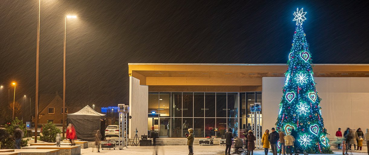 Šventojoje spindinčioje pušelių alėjoje užgims kalėdinė pasaka