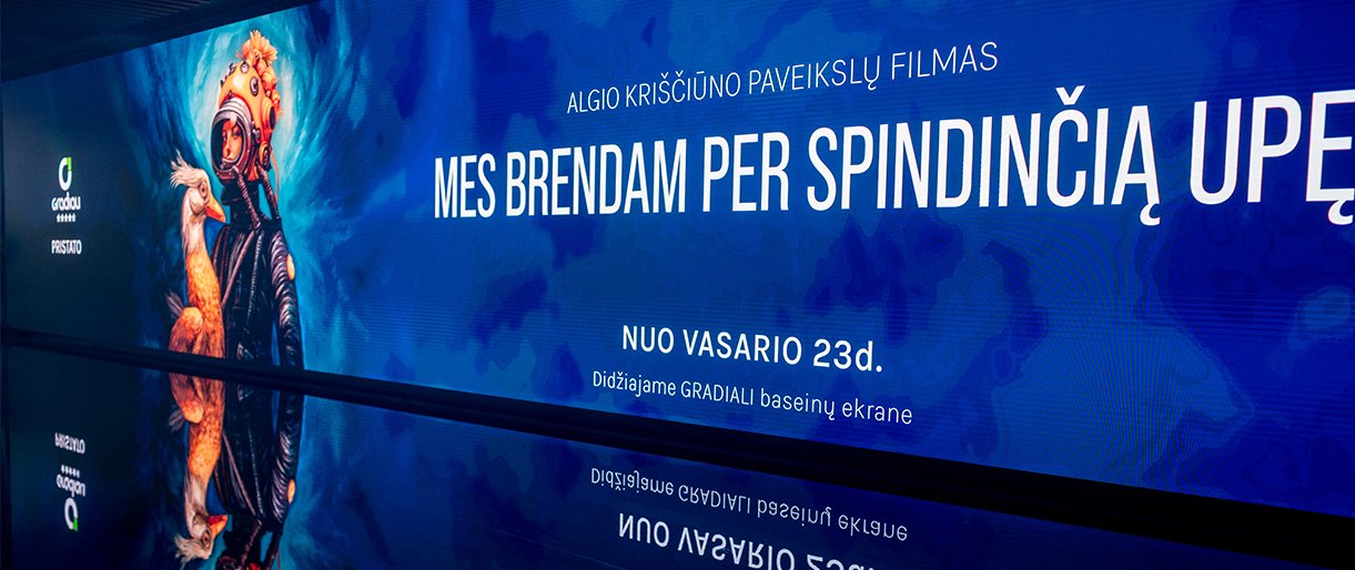 Kai menas peržengia drobės ribas. Algis Kriščiūnas pristato naują savo paveikslų filmą milžiniškame „Gradiali“ baseinų erdvės ekrane