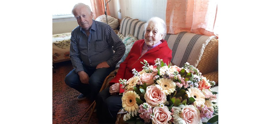 Vyriausiai kurorto gyventojai Valerijai Gintauskienei – sveikinimai... Vyriausiai kurorto gyventojai Valerijai Gintauskienei – sveikinimai visų palangiškių vardu