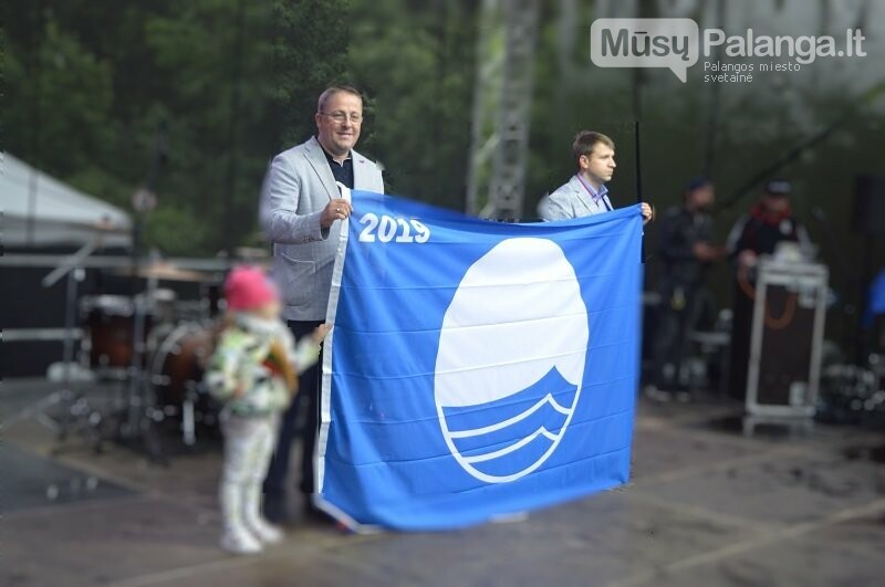 Palangos Birutės parko paplūdimyje plevėsuoja Mėlynoj..., nuotrauka-1 Palangos Birutės parko paplūdimyje plevėsuoja Mėlynoji vėliava, nuotrauka-1, Palangos miesto savivaldybės nuotr..