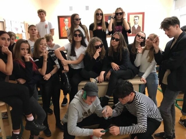 Gimnazistų krikštynos Palangos senojoje gimnazijoje, nuotrauka-1