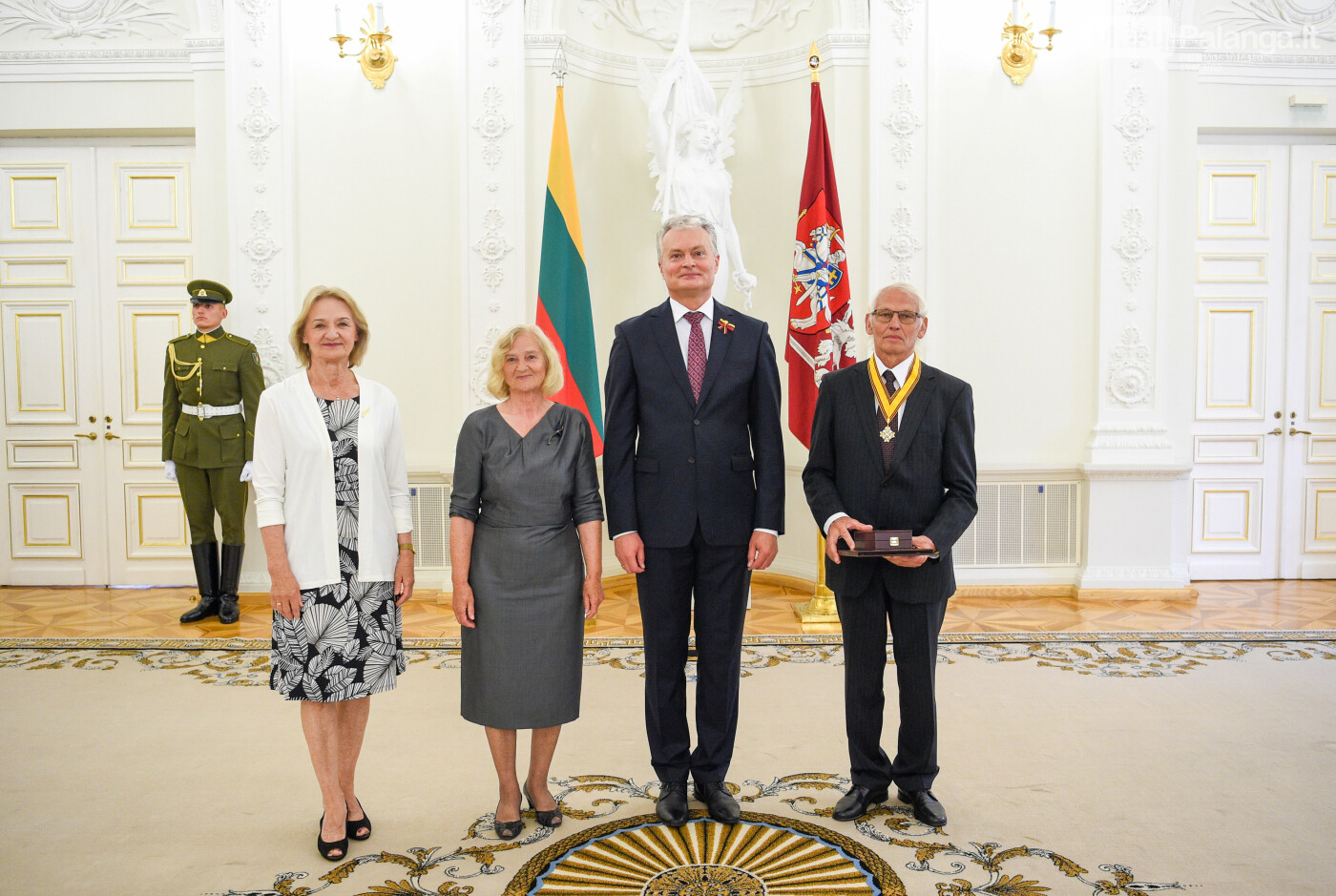 Vladui Žulkui - valstybinis apdovanojimas iš Prezidento rankų, nuotrauka-1, © Roberto Dačkaus (Prezidentūra) nuotr.