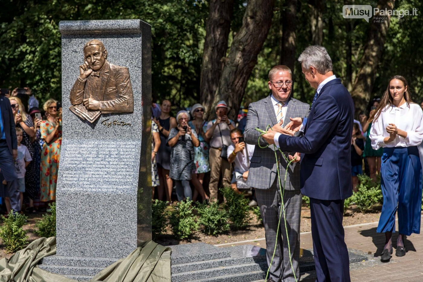 Skulptūros, skirtos Dž. J. Simpsonui ir Derybinei grupei dėl Palangos grąžinimo Lietuvai įamžinti, atidarymas, nuotrauka-12