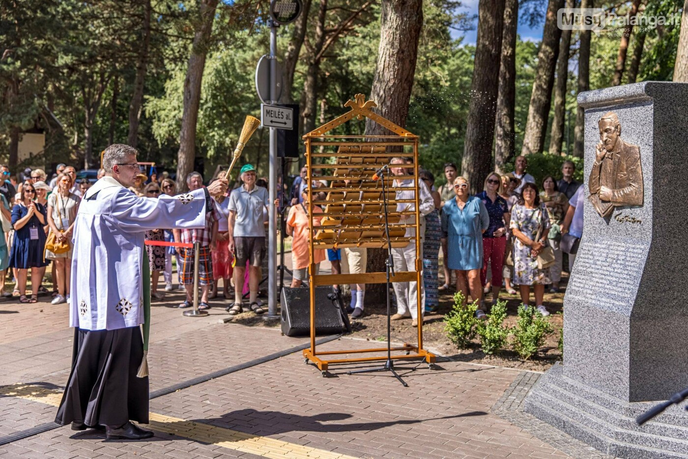 Skulptūros, skirtos Dž. J. Simpsonui ir Derybinei grupei dėl Palangos grąžinimo Lietuvai įamžinti, atidarymas, nuotrauka-10
