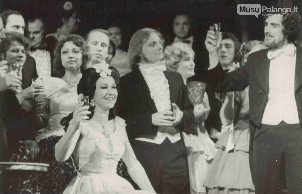 Klaipėdos liaudies operos G.Verdi „Traviata“ solistai - Danguolė Juodikaitytė, Šarūnas Juškevičius ir Andrius Bielskis. 1981 m.