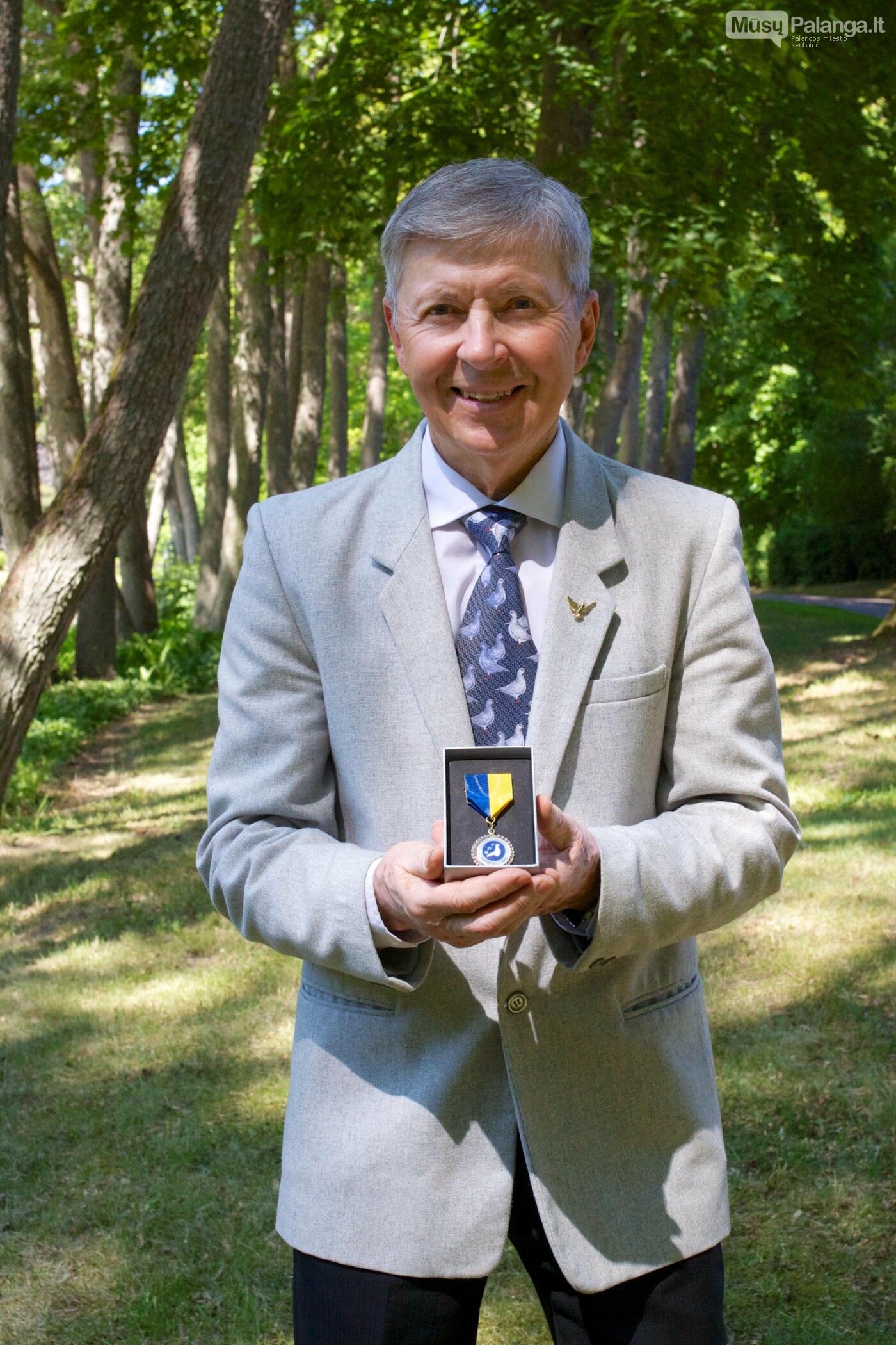 Įteiktas Švedijos balandžių augintojų asociacijos garbės nario medalis už balandininkystės puoselėjimą
