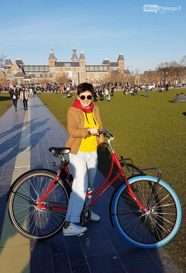 Amsterdame Karina Novikova po darbų daug važinėdavo dviračiu. Asmeninio albumo nuotr.