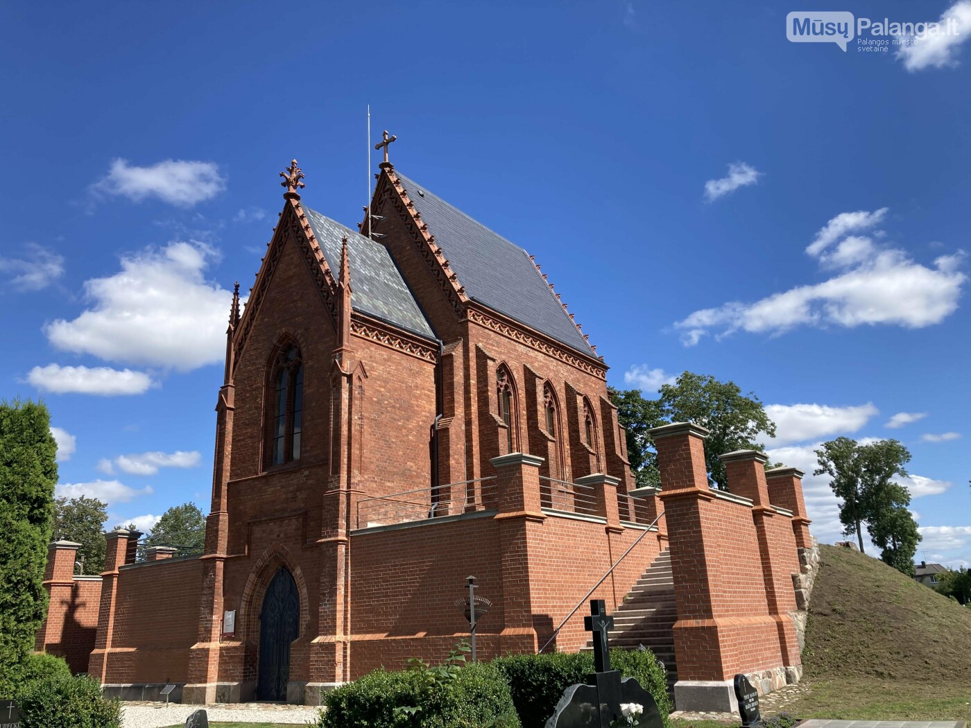 Šiemet 130 metų jubiliejų švenčianti architekto Karlo Eduardo Strandmano (1867–1946) suprojektuota grafų Tiškevičių koplyčia-mauzoliejus iki šiol s...