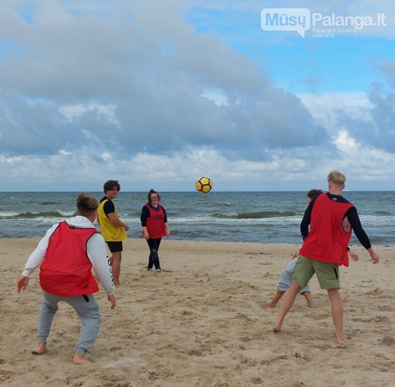 Mokslo metus gimnazistai paskelbė gryname ore – sporto šventėje prie jūros, nuotrauka-12