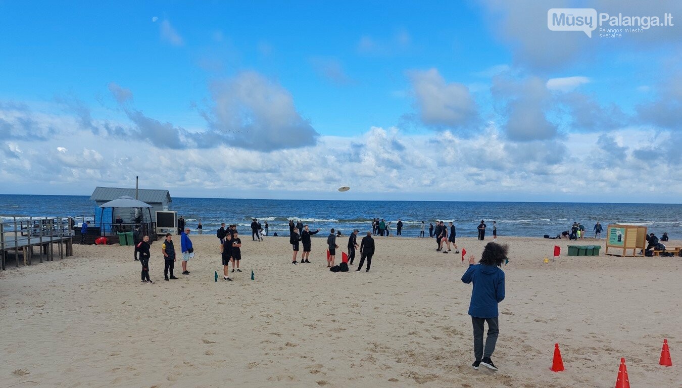 Mokslo metus gimnazistai paskelbė gryname ore – sporto šventėje prie jūros, nuotrauka-9