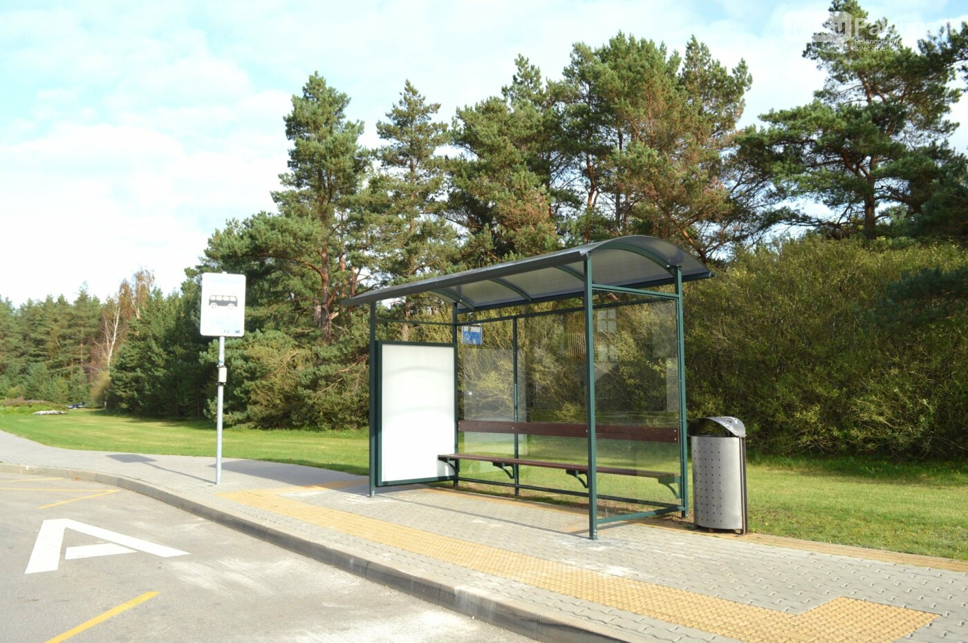 Įrengtos naujos autobusų laukimo būdelės stotelėse, nuotrauka-1