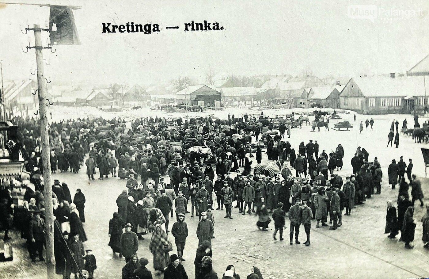 Kretingos Turgaus aikštė turgaus dieną. 1919–1920 m.  Autoriaus archyvas