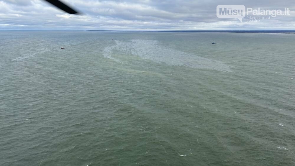 Ties Būtinge į jūrą išsiliejo nafta, aplinkosaugininkai tęsia darbus, nuotrauka-1