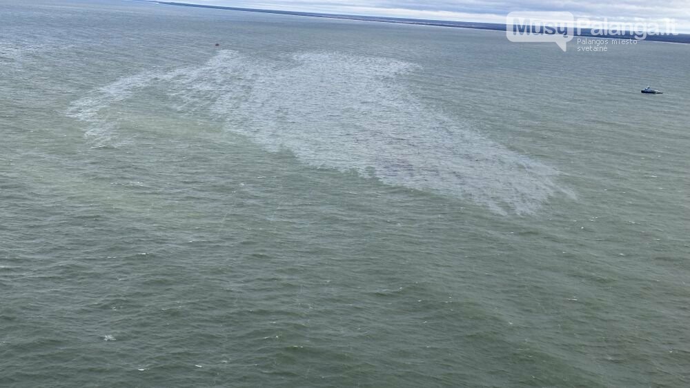 Ties Būtinge į jūrą išsiliejo nafta, aplinkosaugininkai tęsia darbus, nuotrauka-2