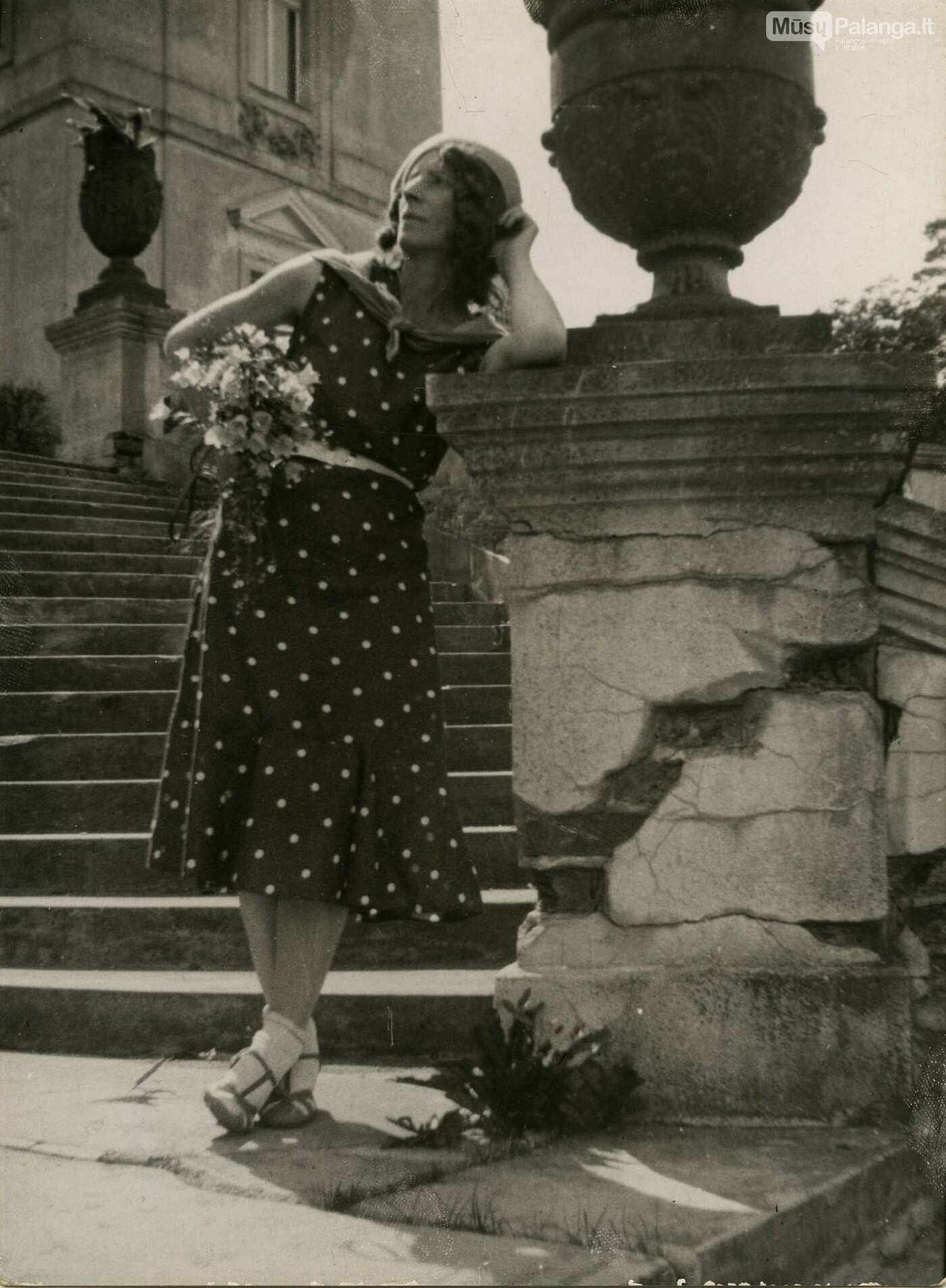 Olga Dubeneckienė – Palangos parke. Apie 1934. LTMKM archyvo nuotr.