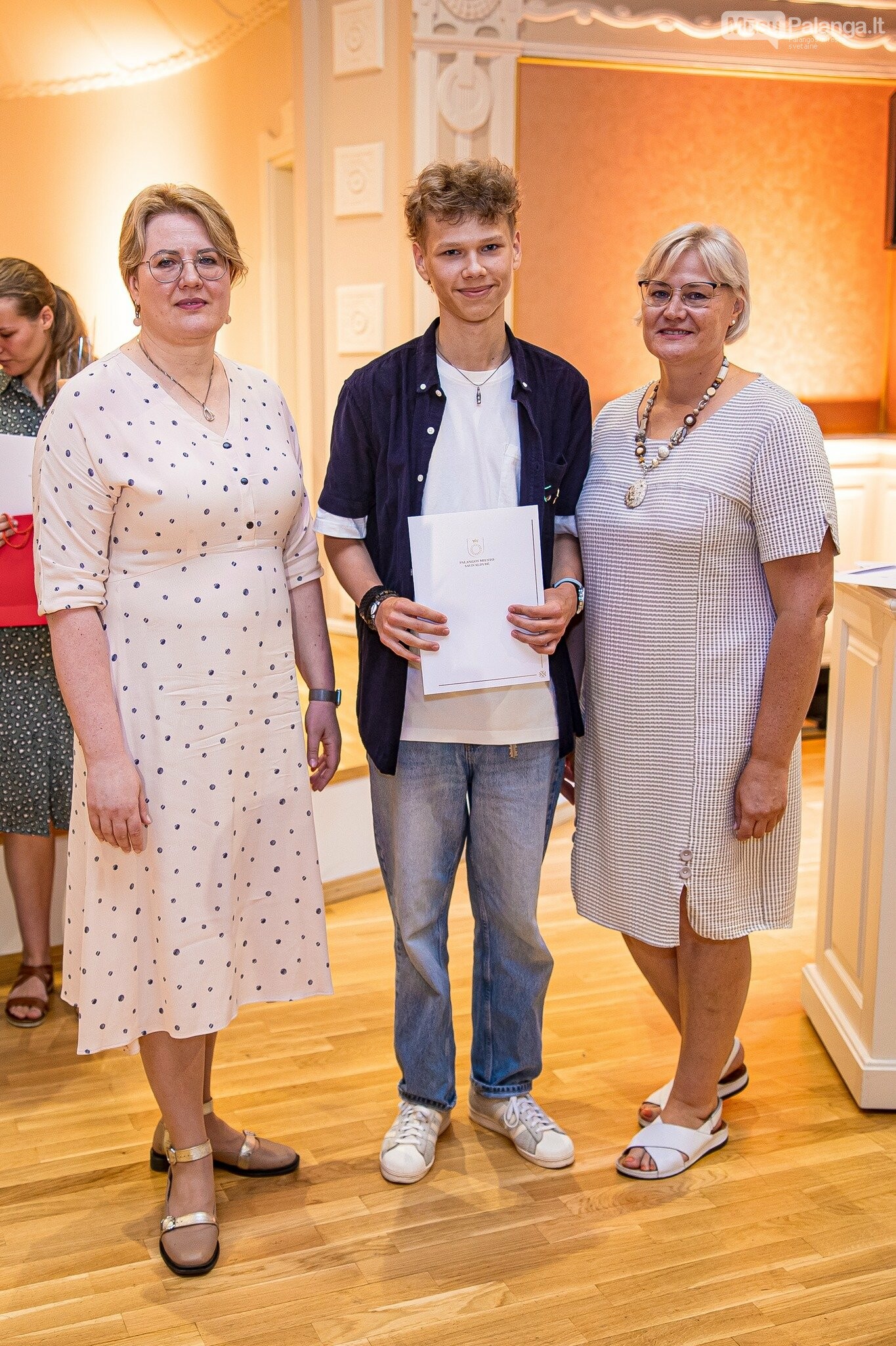 Geriausiai besimokantiems bei aukščiausių pasiekimų užklasinėje veikloje turintiems Palangos moksleiviams įteiktos piniginės premijos, nuotrauka-49