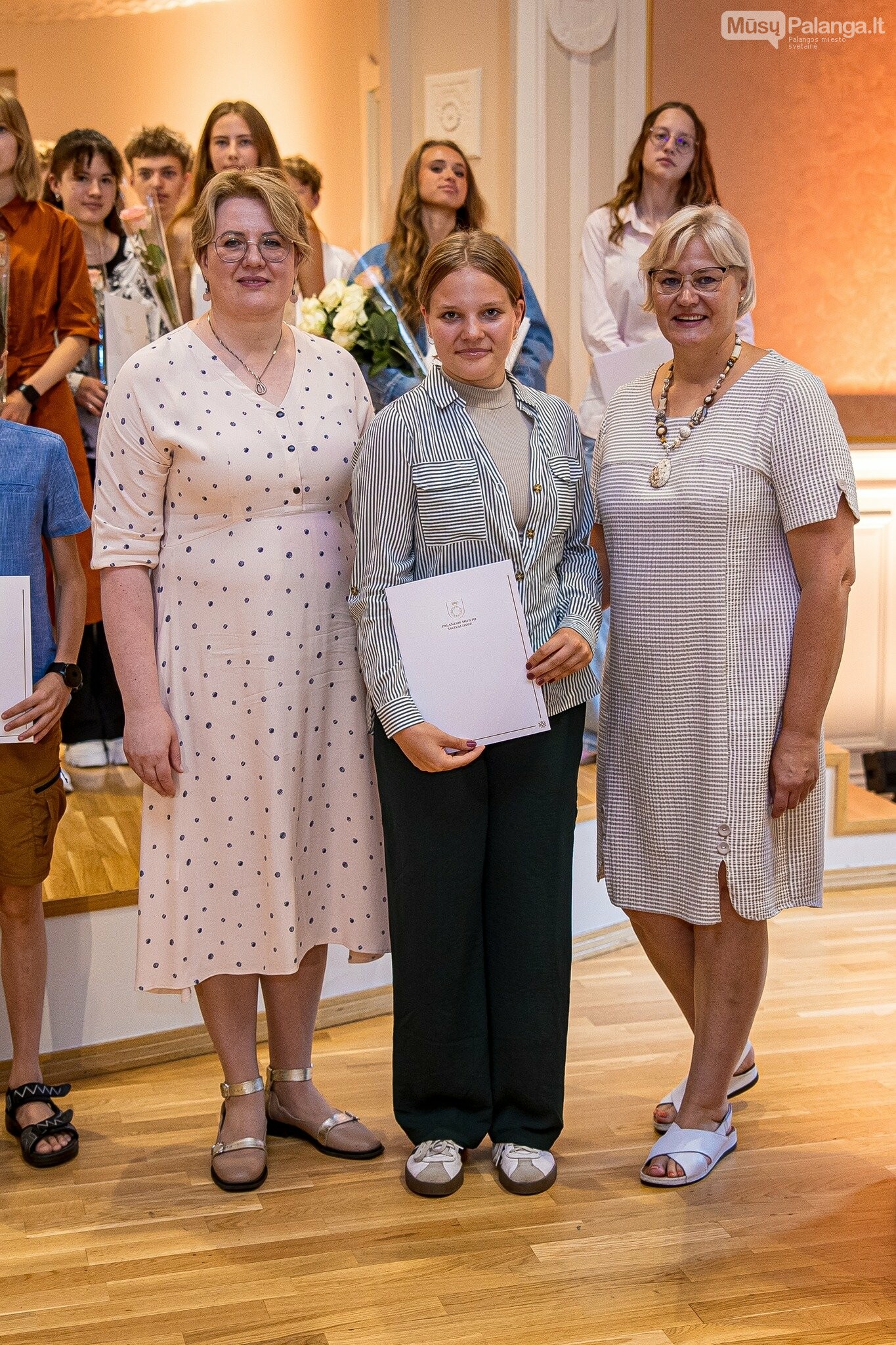 Geriausiai besimokantiems bei aukščiausių pasiekimų užklasinėje veikloje turintiems Palangos moksleiviams įteiktos piniginės premijos, nuotrauka-29