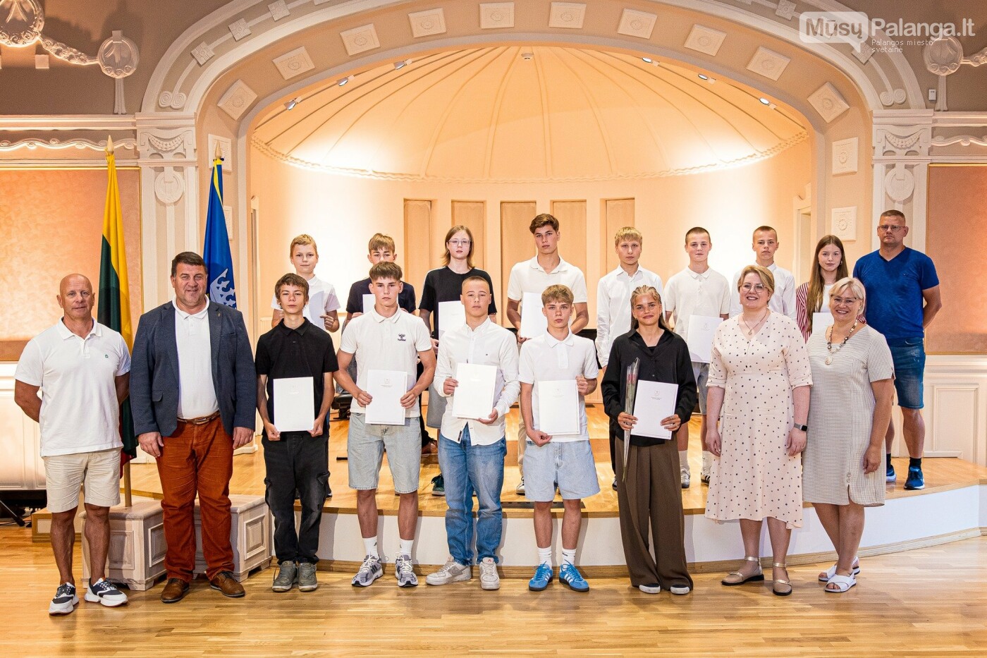 Geriausiai besimokantiems bei aukščiausių pasiekimų užklasinėje veikloje turintiems Palangos moksleiviams įteiktos piniginės premijos, nuotrauka-27