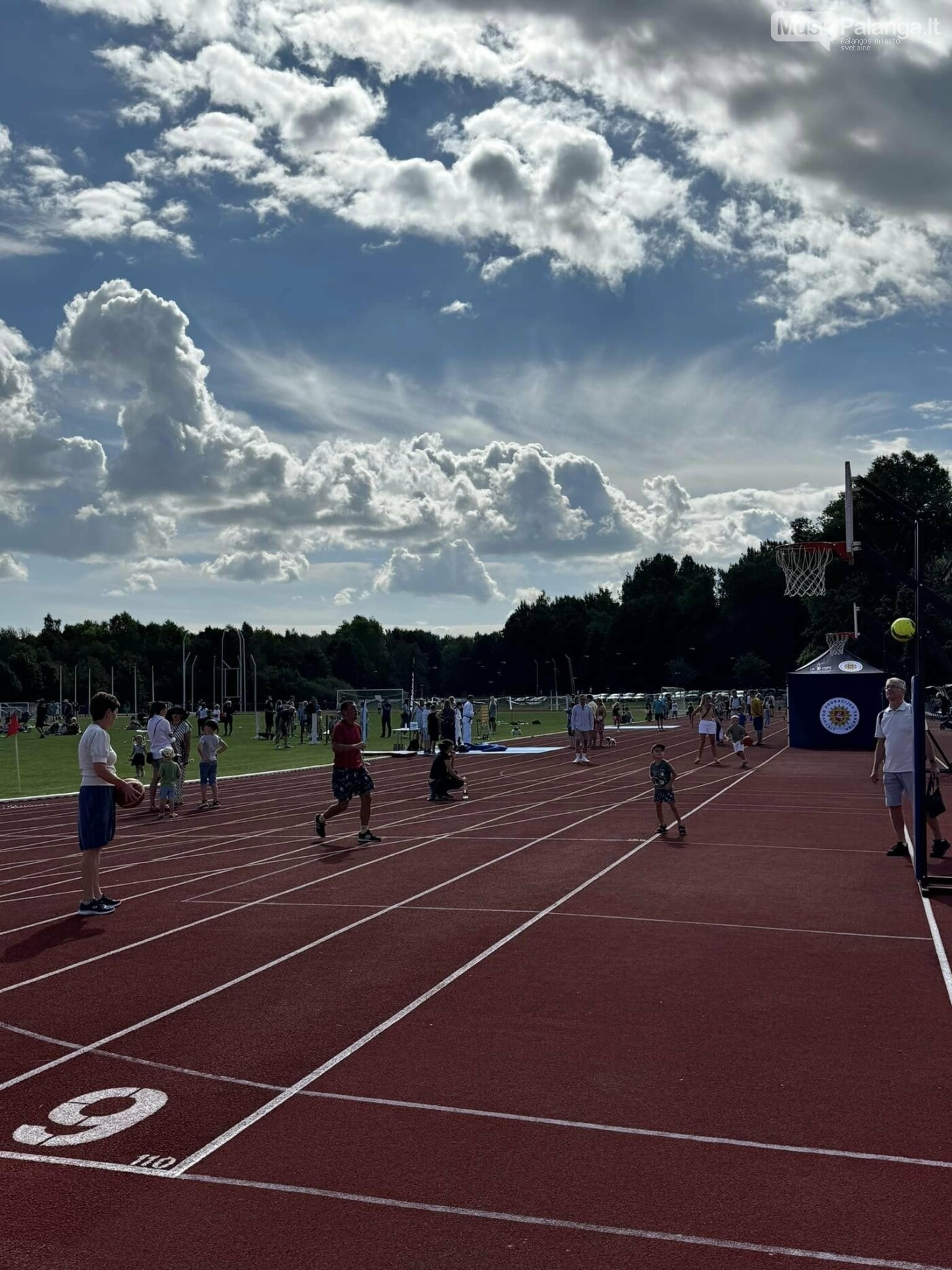 Rugsėjo 1-oji Palangoje: Sporto Centro stadionas tapo vaikų ir tėvų šventės epicentru, susirinko apie 1500 žmonių, nuotrauka-5