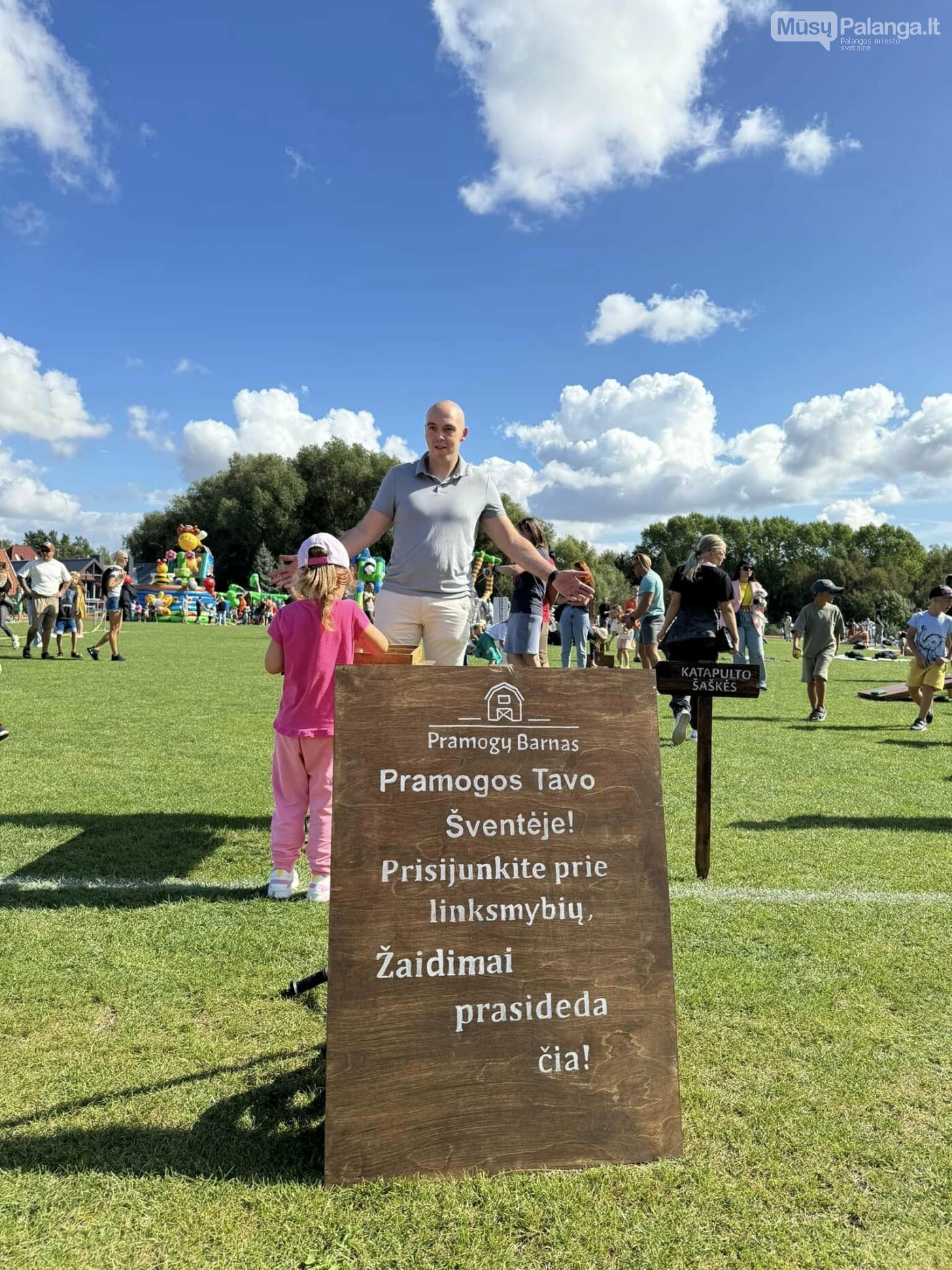 Rugsėjo 1-oji Palangoje: Sporto Centro stadionas tapo vaikų ir tėvų šventės epicentru, susirinko apie 1500 žmonių, nuotrauka-11