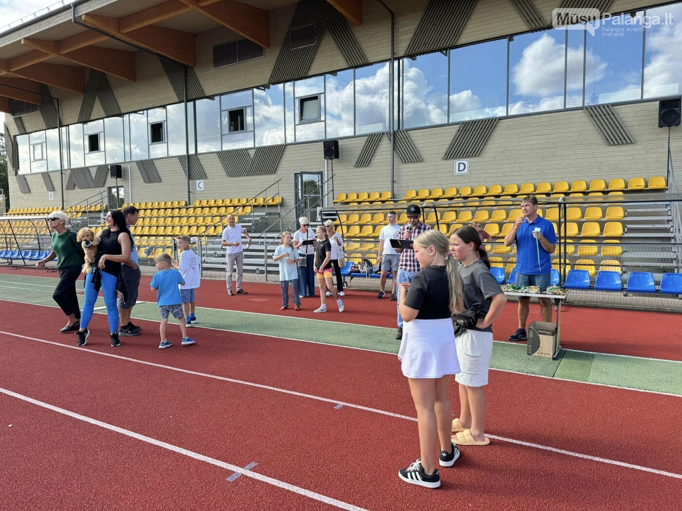 Rugsėjo 1-oji Palangoje: Sporto Centro stadionas tapo vaikų ir tėvų šventės epicentru, susirinko apie 1500 žmonių, nuotrauka-15