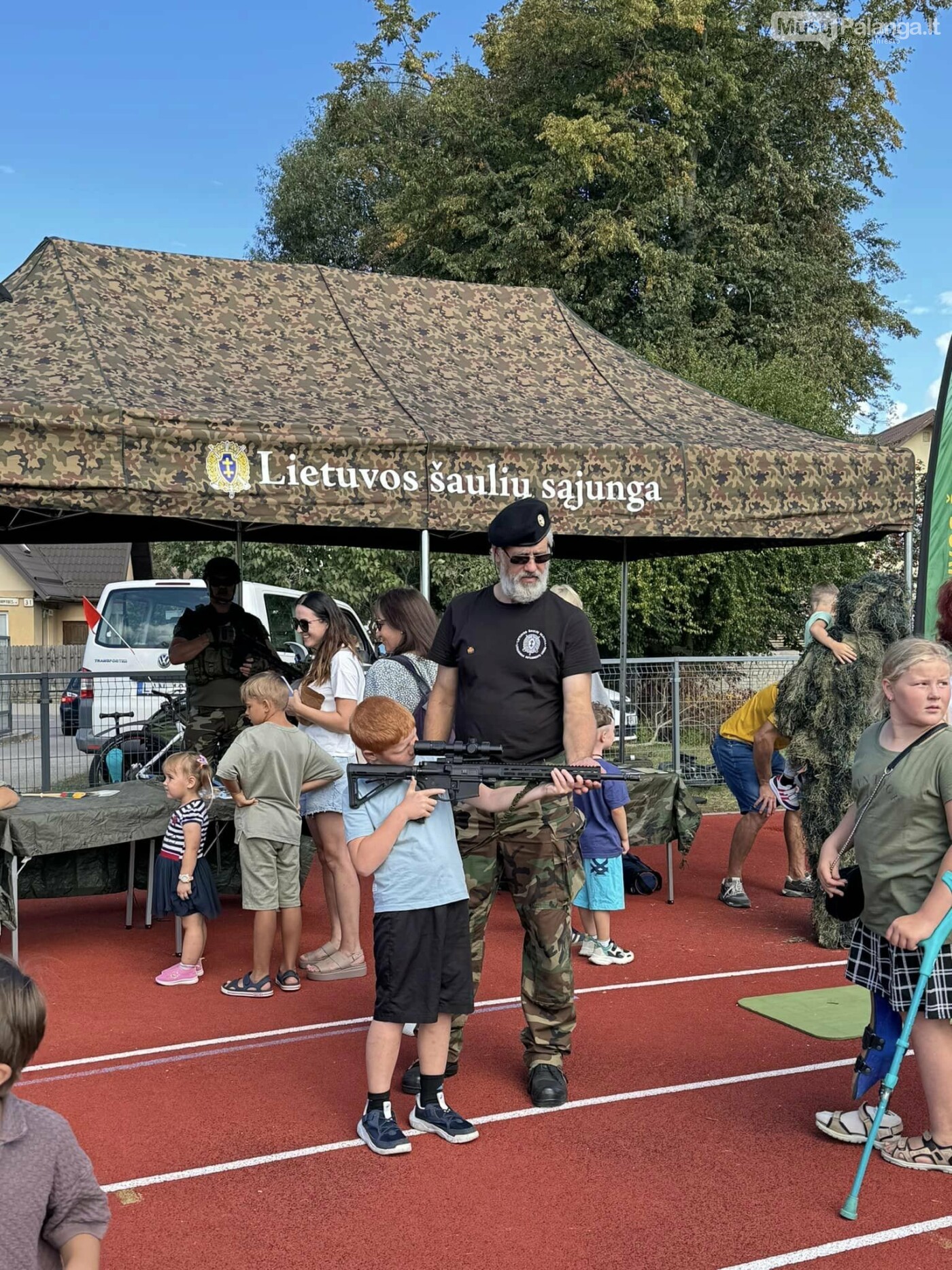 Rugsėjo 1-oji Palangoje: Sporto Centro stadionas tapo vaikų ir tėvų šventės epicentru, susirinko apie 1500 žmonių, nuotrauka-13